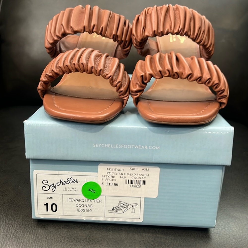 NEW- Seychelles Rouched 2 Band Sandals. Leather. Cognac color. Size 10.